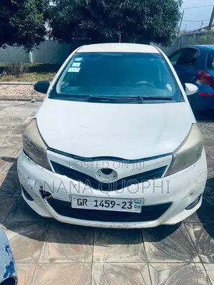 Toyota Vitz 2012 White