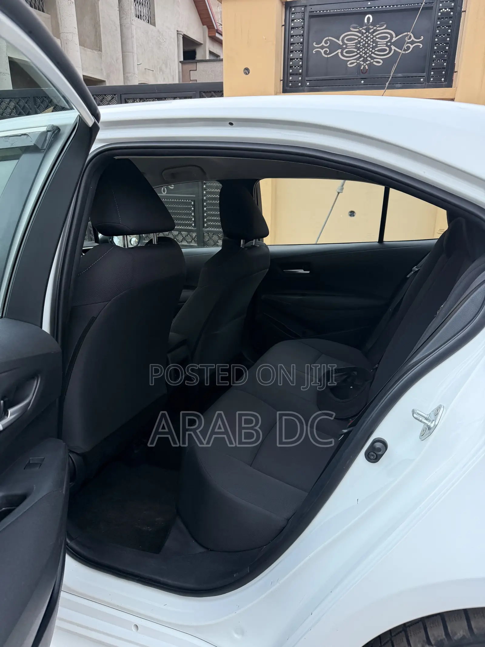 Toyota Corolla LE 2021 White