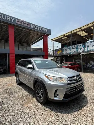 Toyota Highlander LE 4x2 (2.7L 4cyl 6A) 2017 Silver