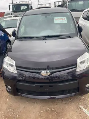 Toyota Sienta 1.5 FWD 2013 Beige