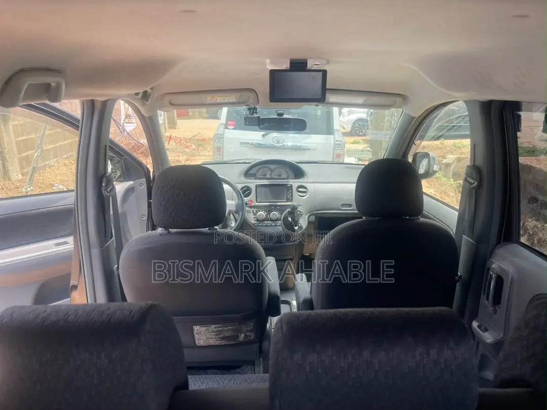 Toyota Sienta 1.5 FWD 2013 Beige