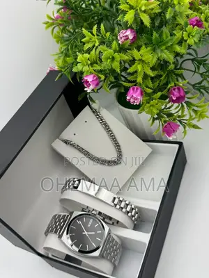 Silver Nixon Watch and Accessories