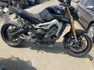 Yamaha 2022 Black