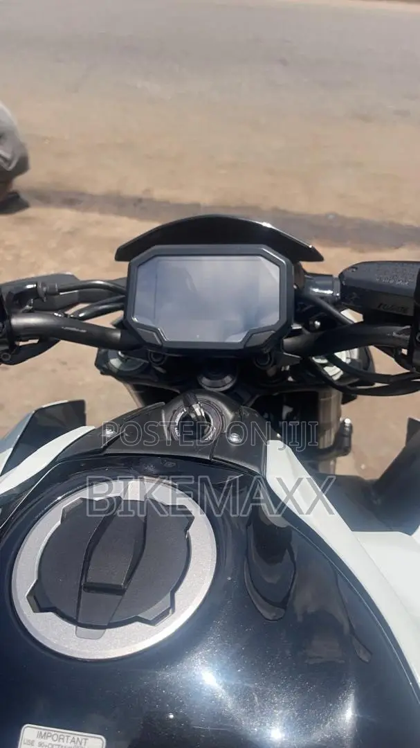 Kawasaki Z900 2022 White