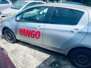 Toyota Vitz 2012 Silver