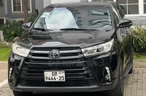 Toyota Highlander for Rent