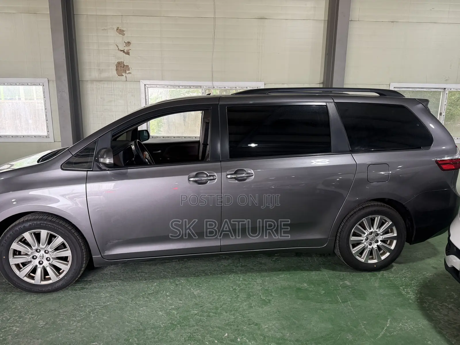 Toyota Sienna Limited AWD (3.5L 6cyl 8A) 2018 Brown
