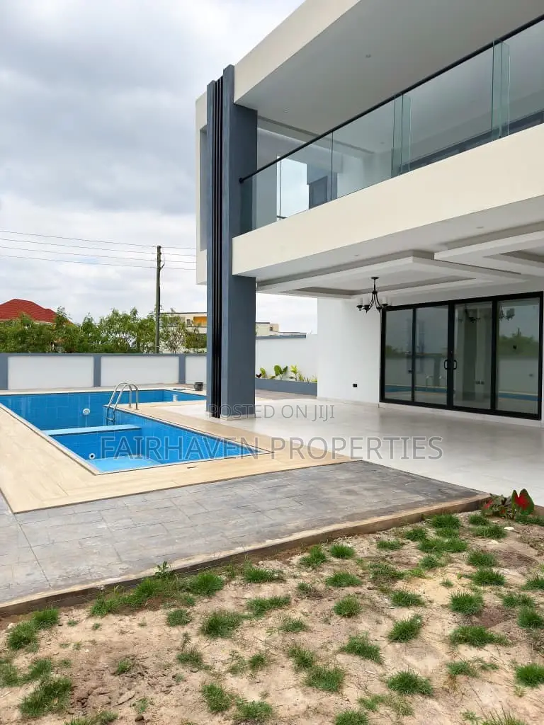 5bdrm House in East Legon for sale