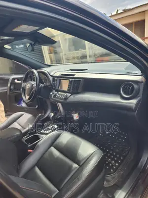 Toyota RAV4 SE 4dr SUV (2.5L 4cyl 6A) 2018 Maroon