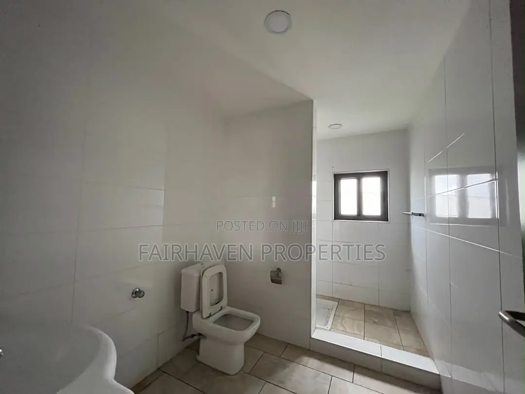 4bdrm Mansion in Airport Hills for rent