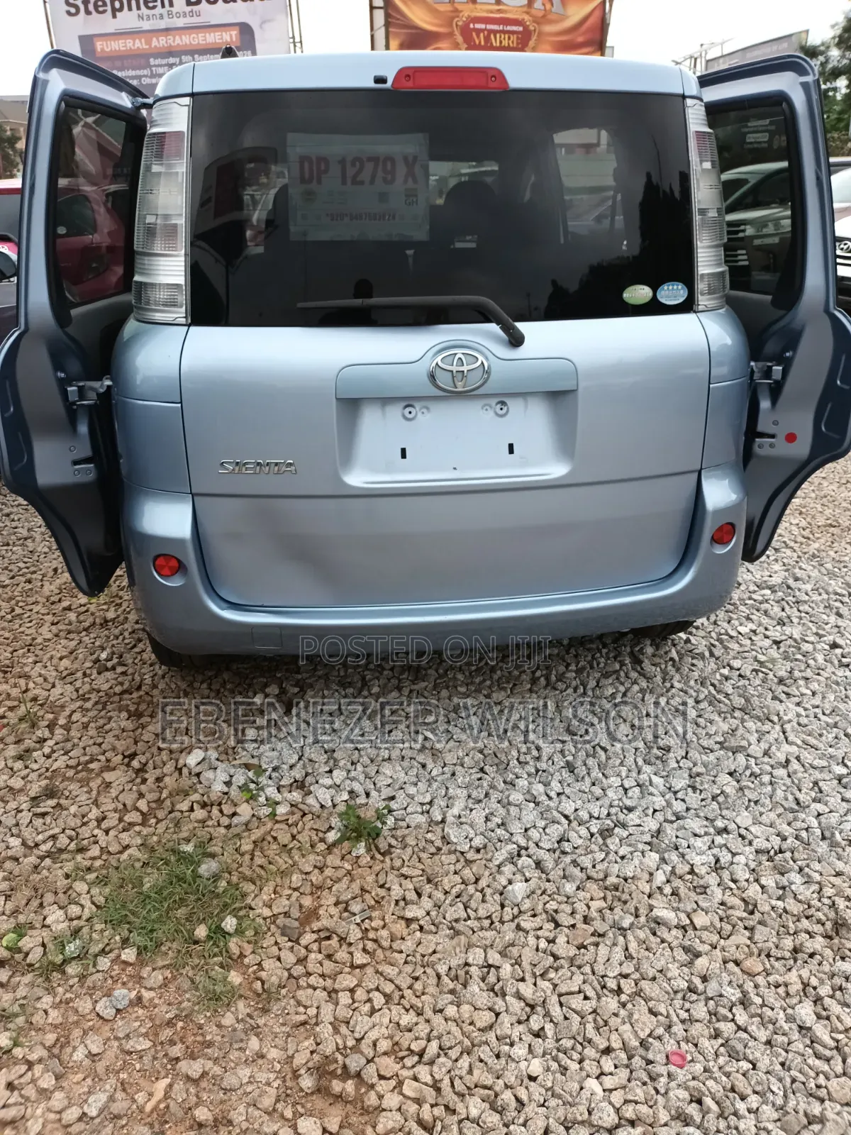 Toyota Sienta 2013 Blue