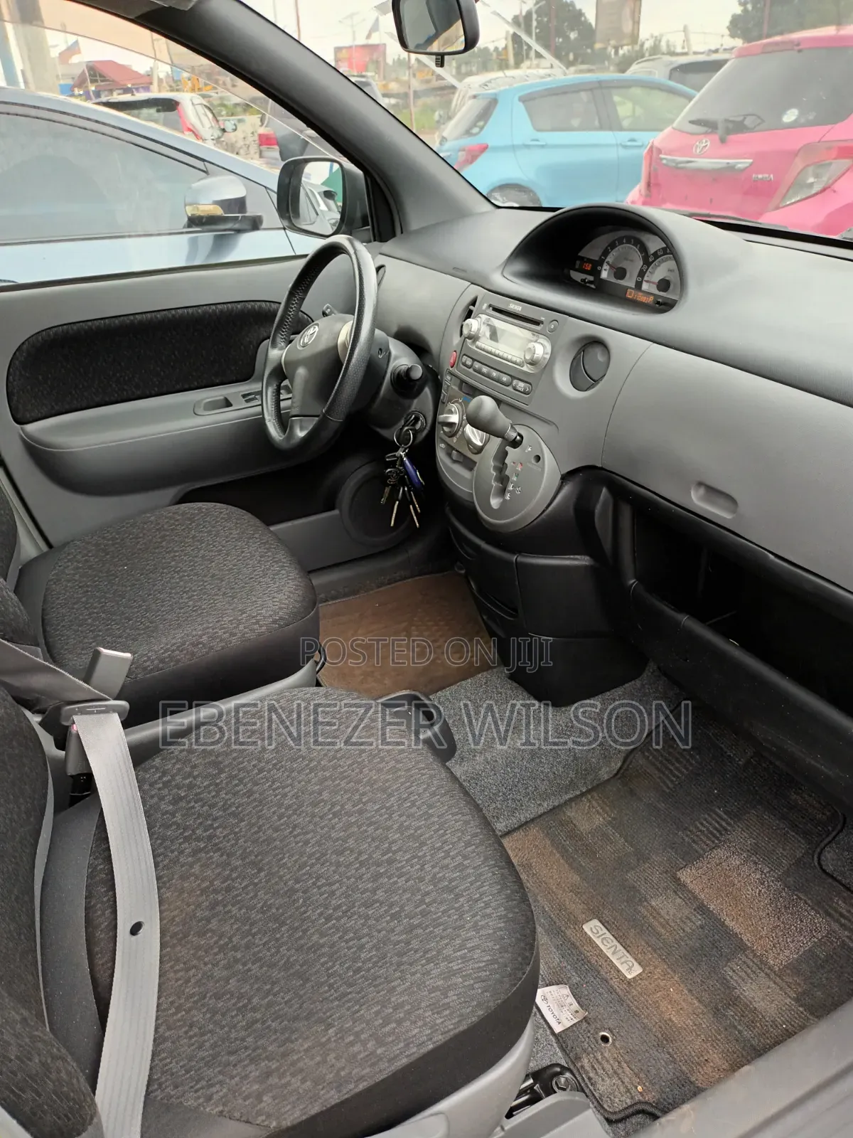 Toyota Sienta 2013 Blue