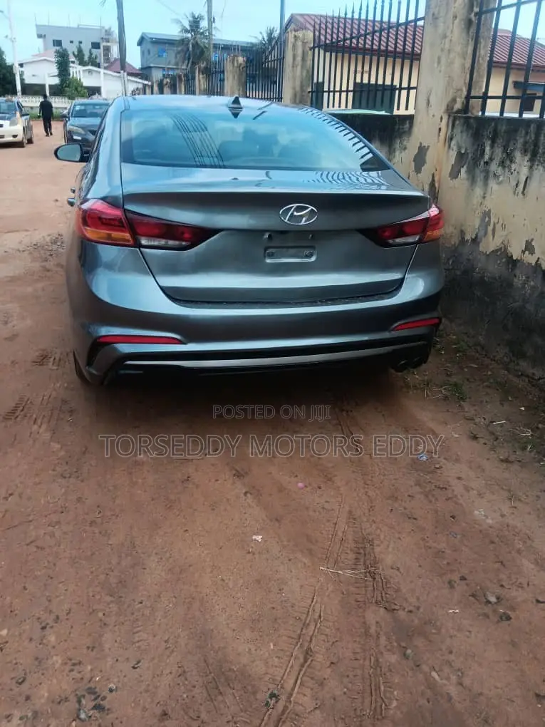 Hyundai Elantra Sport 2018 Gray