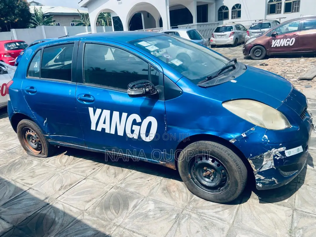 Toyota Vitz 2010 Blue