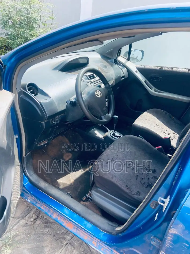 Toyota Vitz 2010 Blue