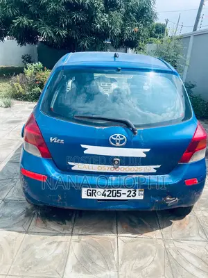 Toyota Vitz 2010 Blue