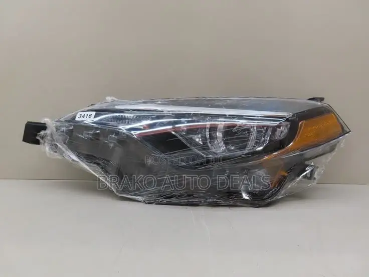 Toyota Corolla 2014,2015,2016 LE Headlight