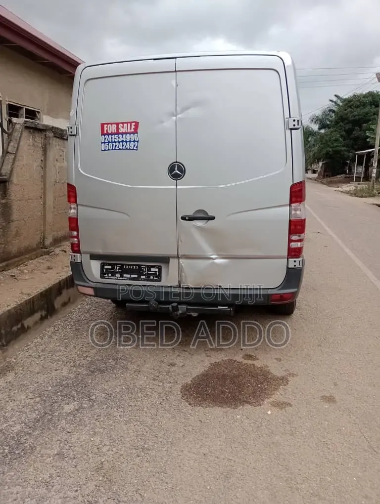 Mercedes-Benz Sprinter 2012 Grey