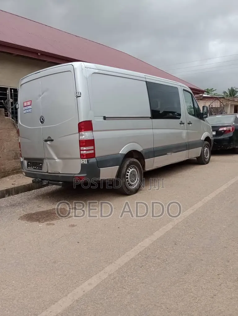 Mercedes-Benz Sprinter 2012 Grey