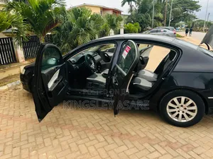 Volkswagen Passat 2011 Black