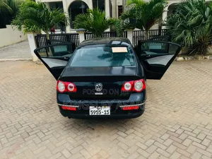 Volkswagen Passat 2011 Black