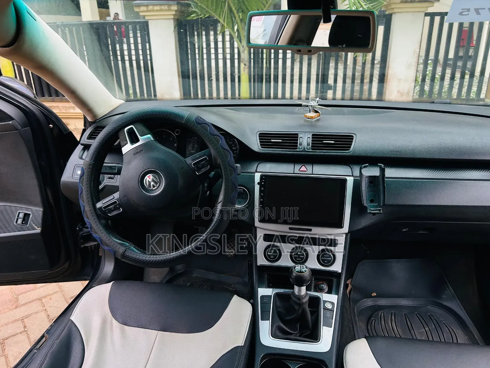 Volkswagen Passat 2011 Black