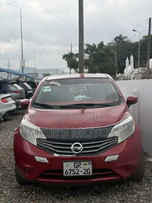 Nissan Versa 2015 Red