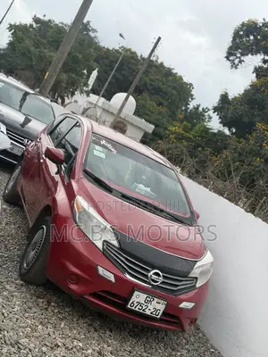 Nissan Versa 2015 Red