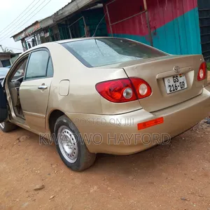 Toyota Corolla 2026 Gold