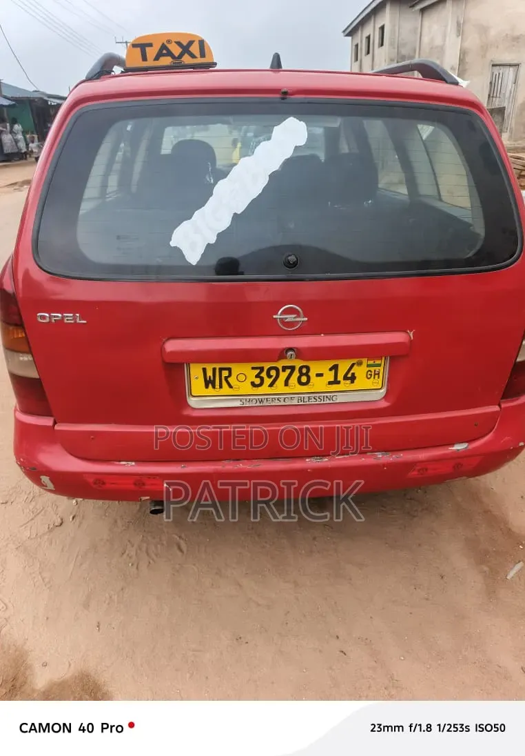 Opel Astra 2002 Red