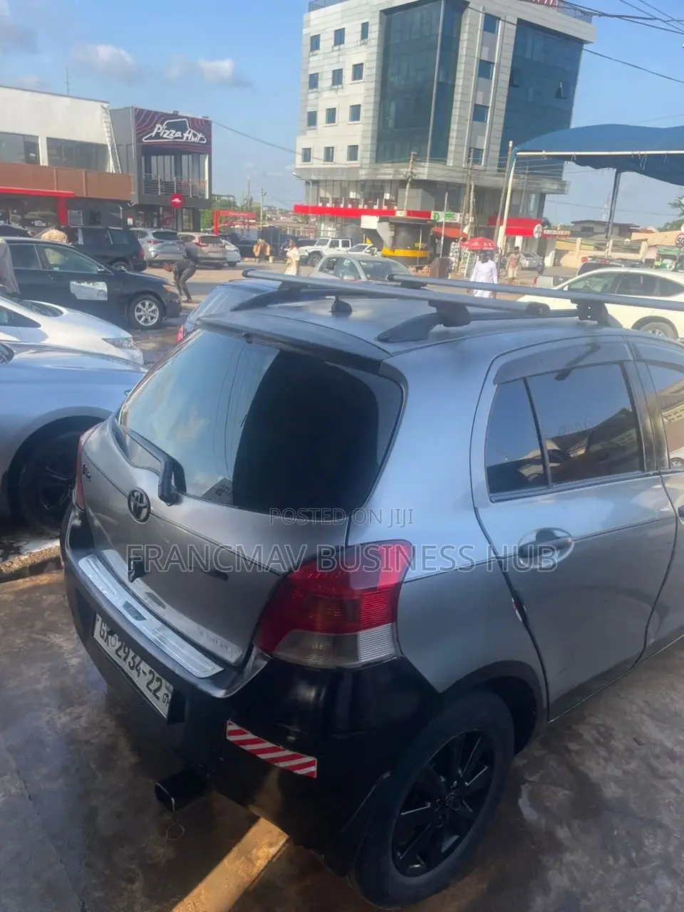 Toyota Vitz 1.3 FWD 5dr 2010 Gray