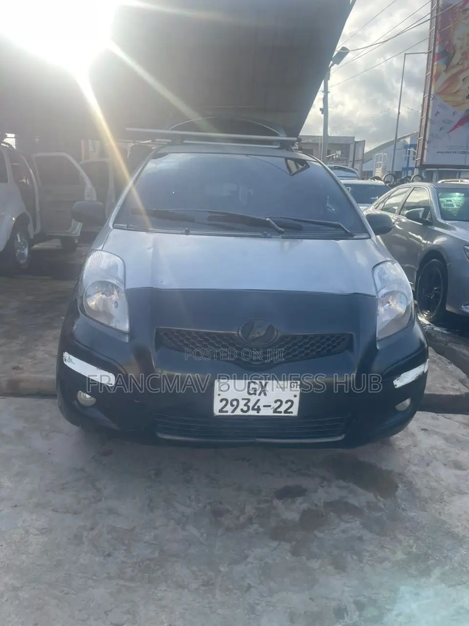 Toyota Vitz 1.3 FWD 5dr 2010 Gray