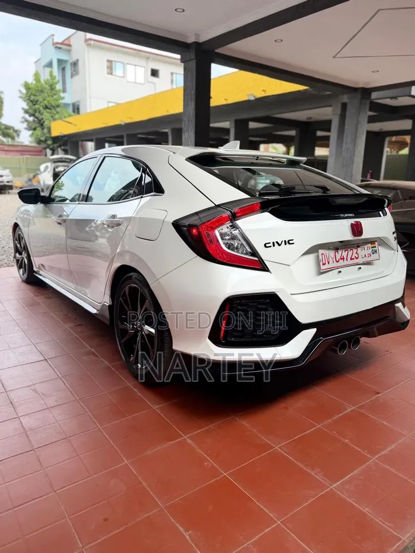 Honda Civic Sport 4dr Hatchback (1.5L 4cyl) 2017 White