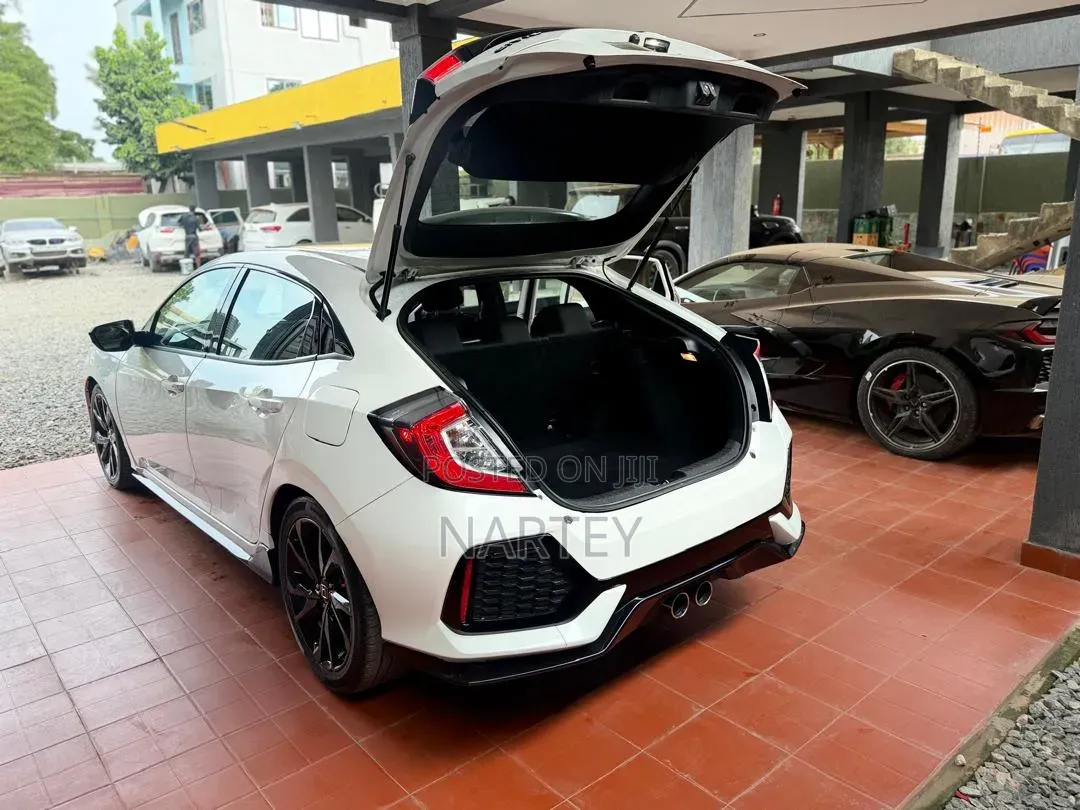 Honda Civic Sport 4dr Hatchback (1.5L 4cyl) 2017 White