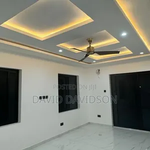 4bdrm Mansion in 4 Bedroom With, Tema Metropolitan for sale
