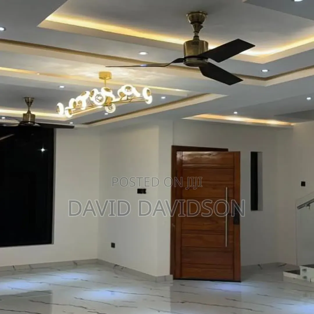 4bdrm Mansion in 4 Bedroom With, Tema Metropolitan for sale