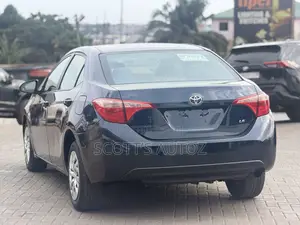 Toyota Corolla 2018 Blue