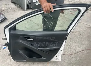 Toyota Yaris IA Right Side Door