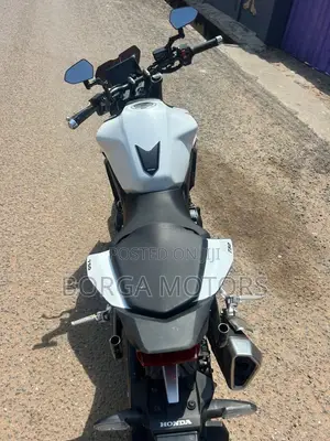 Honda Hornet 2025 White