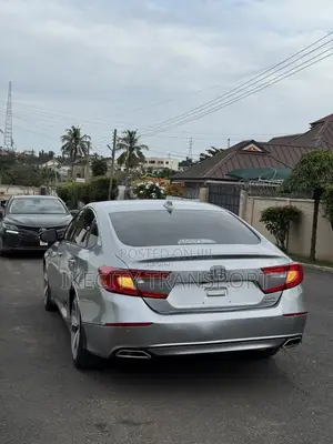 Honda Accord Touring 2.0T 2018 Silver
