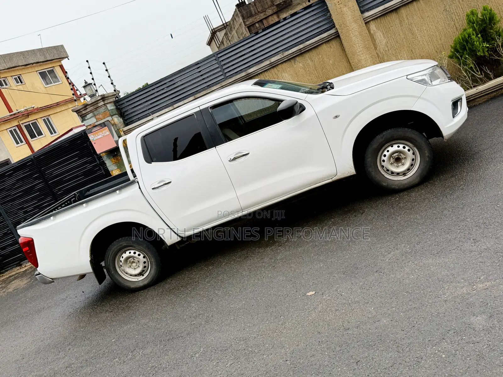 Nissan Navara 2017 White
