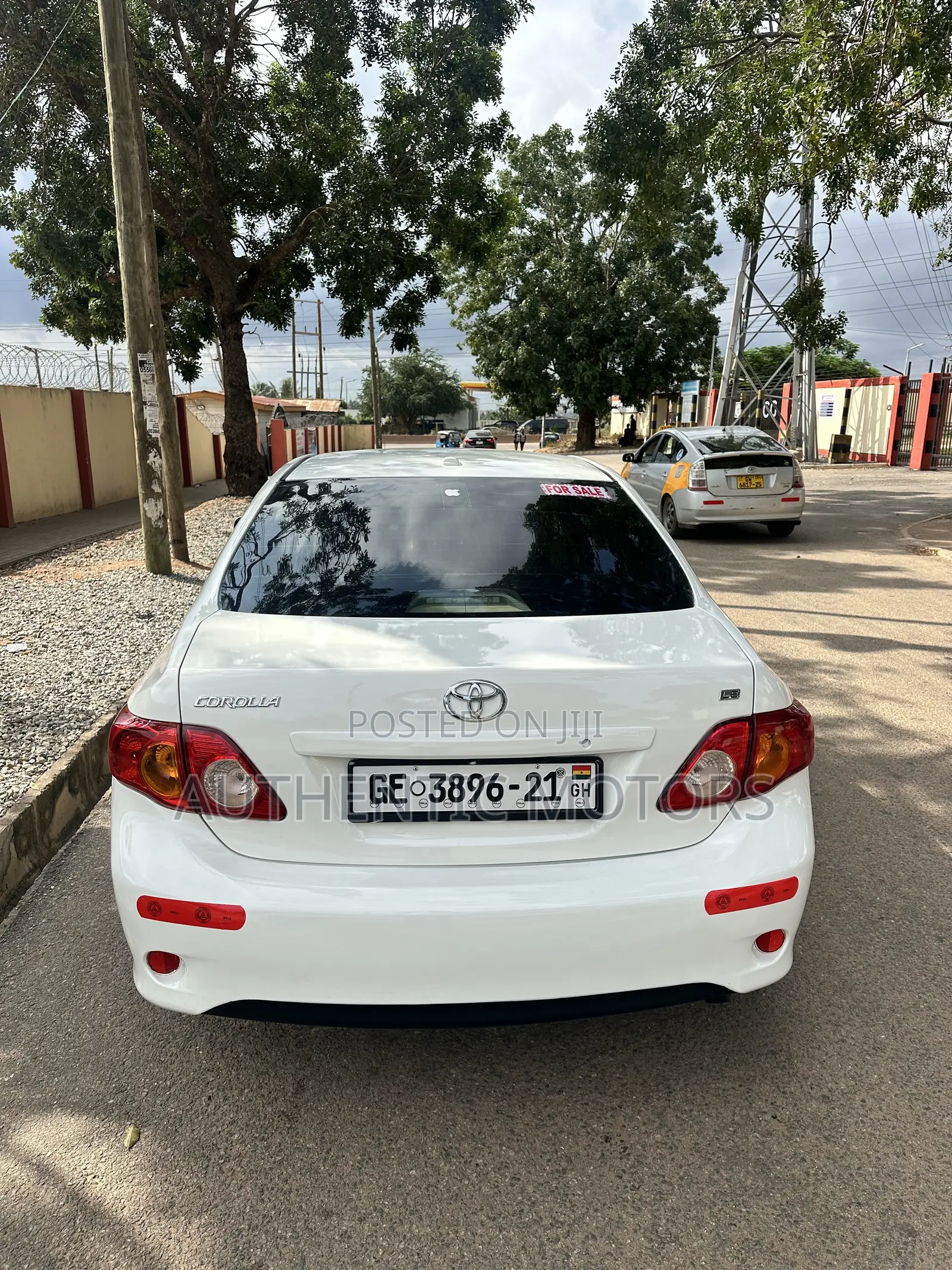 Toyota Corolla LE 4dr Sedan (1.8L 4cyl 4A) 2010 White