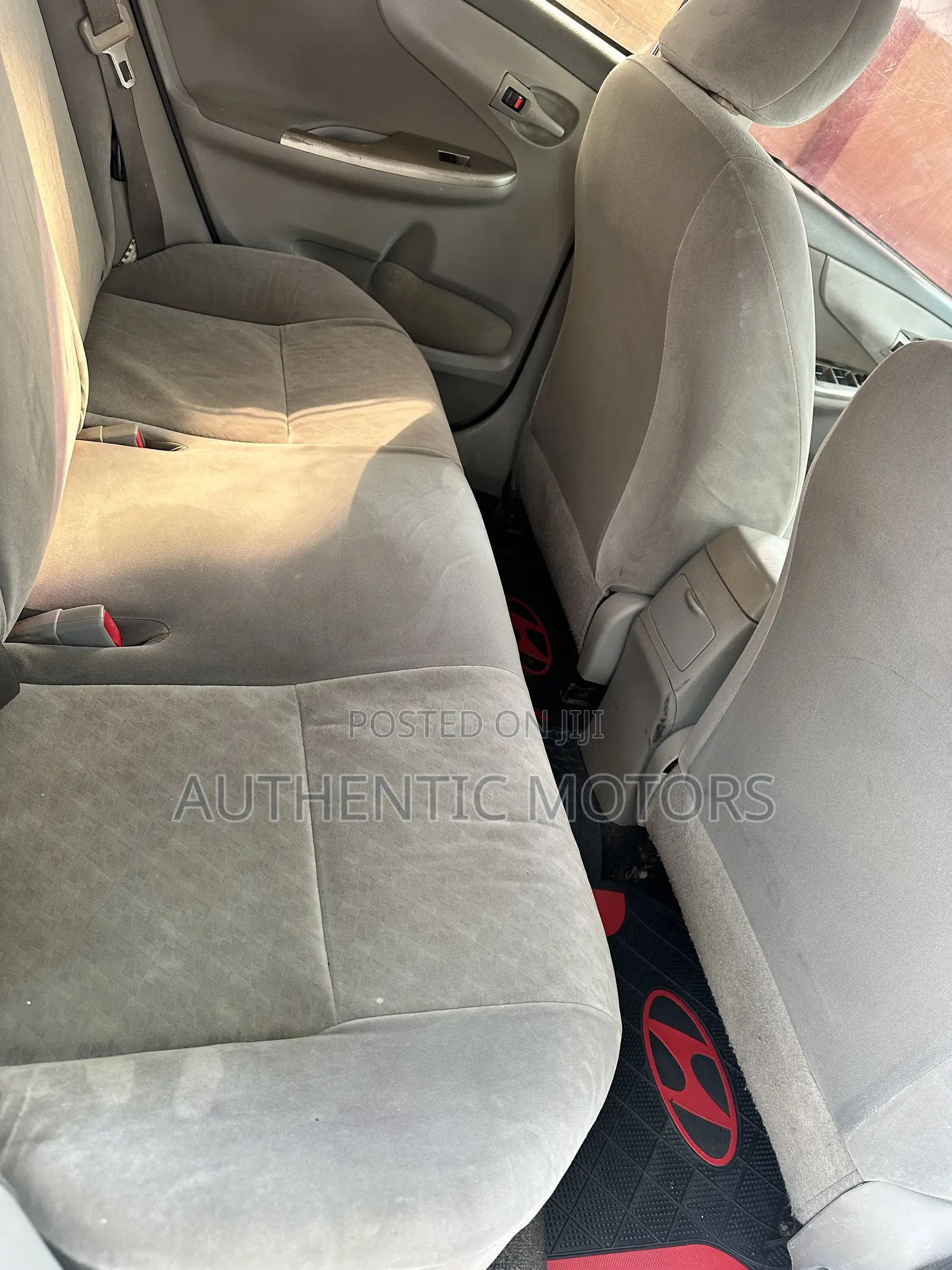 Toyota Corolla LE 4dr Sedan (1.8L 4cyl 4A) 2010 White