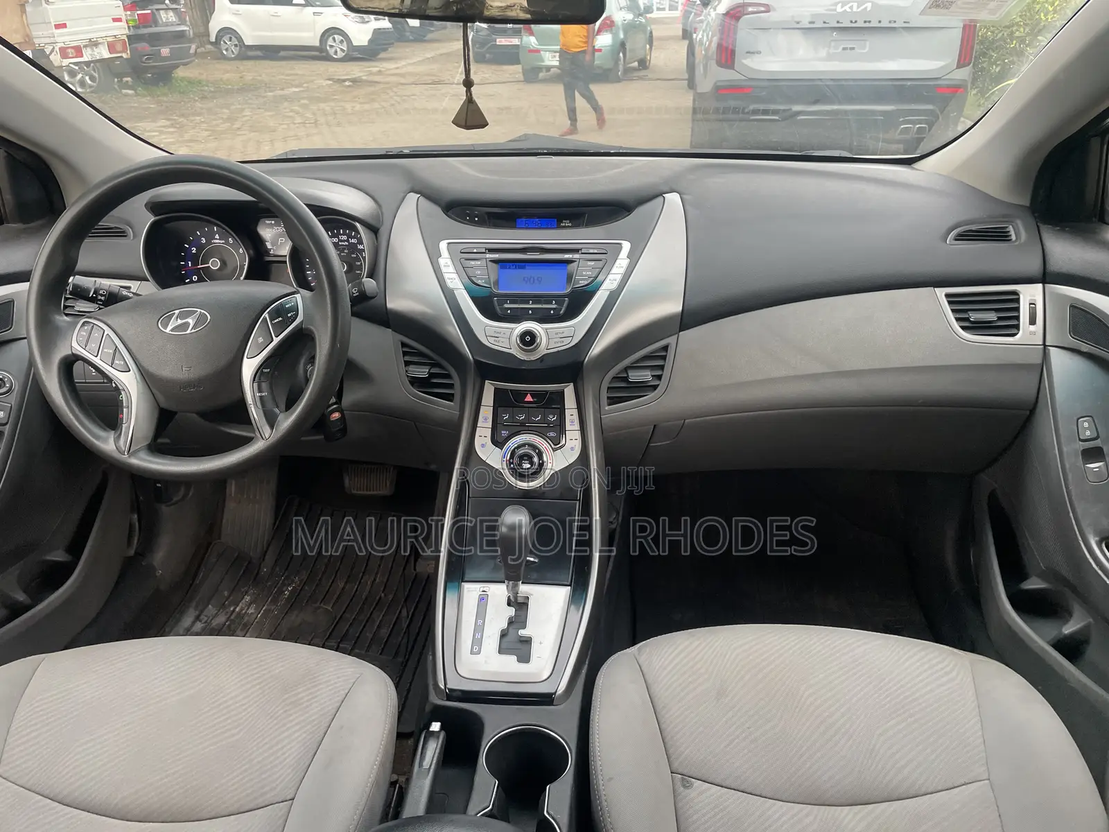 Hyundai Elantra 2010 Beige