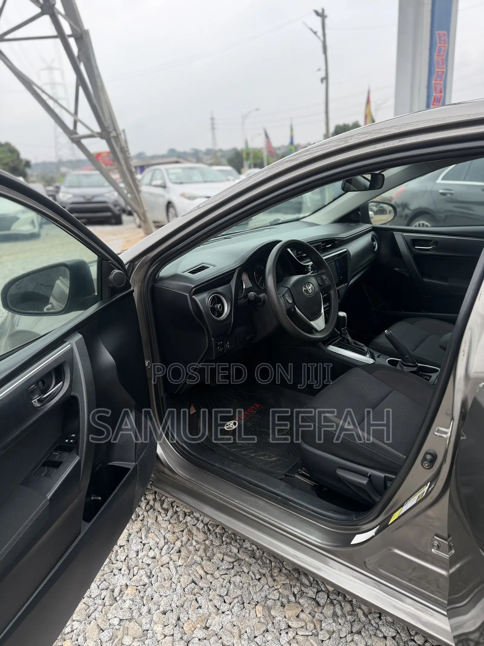 Toyota Corolla LE Eco (1.8L 4cyl 2A) 2019 Gray