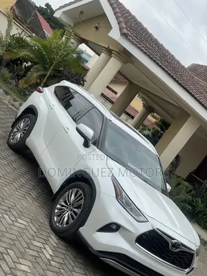 Toyota Highlander Platinum AWD 2023 White