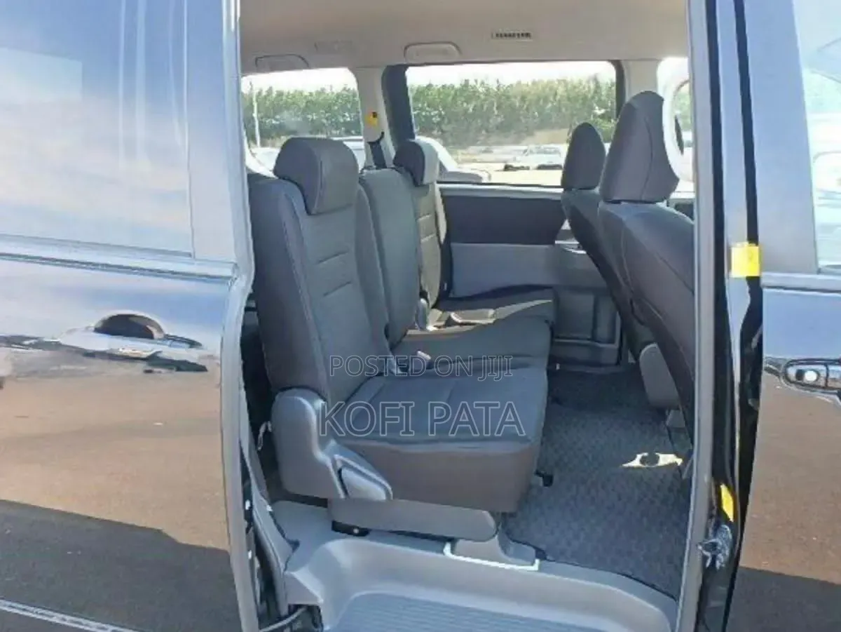 Toyota Voxy 2012 Black