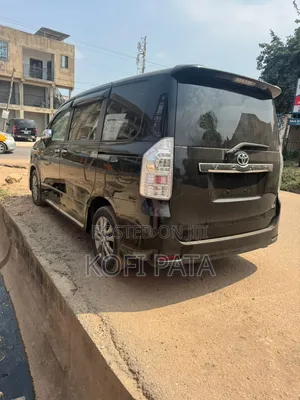 Toyota Voxy 2012 Black