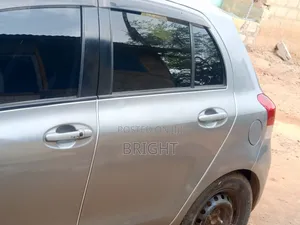 Toyota Vitz 2008 Gray