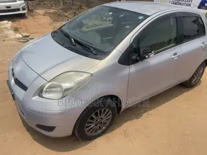 Toyota Vitz 1.3 AWD 5dr 2010 Silver